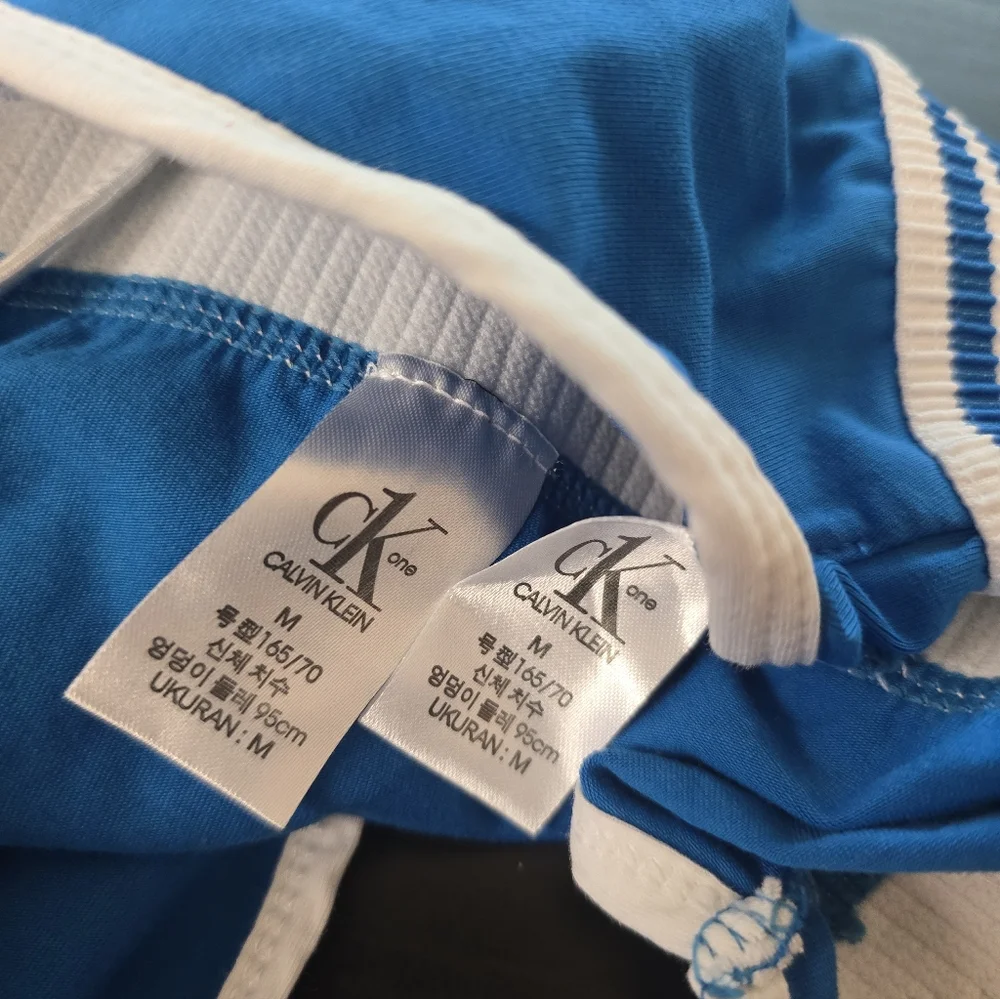 Calvin Klein Women's Retro Colorblock Bralette & Bikini Set- Vibrant Blue-Medium - Picture 7 of 8